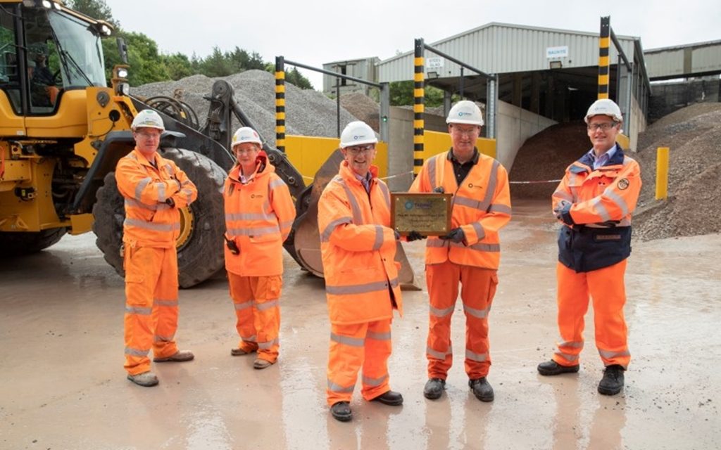 Alun Cairns visits Tarmac’s Aberthaw Cement Plant