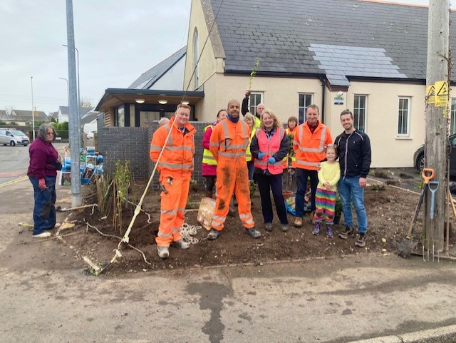 Aberthaw volunteers dig deep for Rhoose community