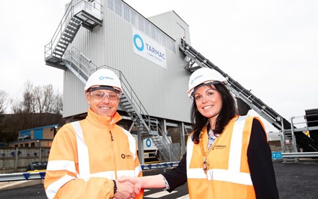 Gateshead Mayor opens new Tarmac one stop shop for asphalt in the town