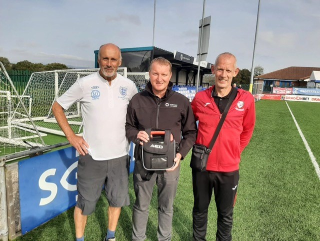 New defibrillator saves life of veteran football player